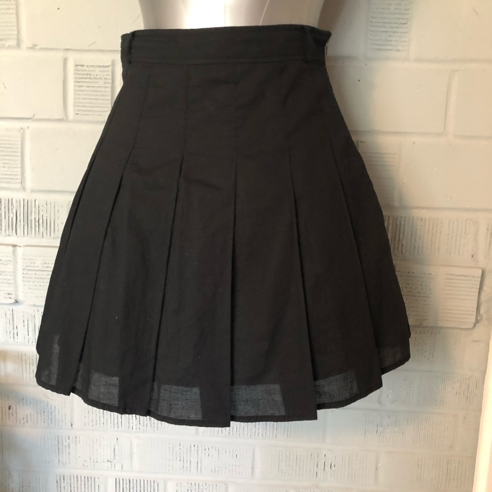 Flirty skater skirt by 21, size S by 21